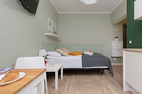 Warsaw Studio Woronicza by Renters