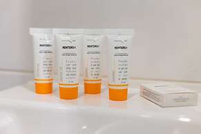 Warsaw Studio Woronicza by Renters