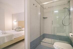 White Candia Guesthouse