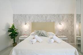 White Candia Guesthouse