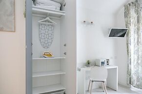 White Candia Guesthouse