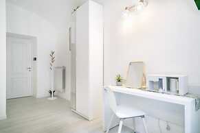 White Candia Guesthouse