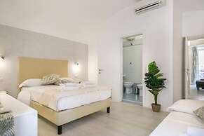 White Candia Guesthouse