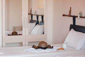 Canal D' Amour by Estia