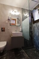 Canal D' Amour by Estia