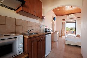 Canal D' Amour by Estia