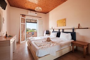 Canal D' Amour by Estia