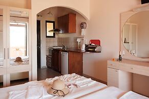 Canal D' Amour by Estia