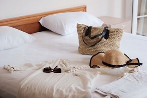 Canal D' Amour by Estia