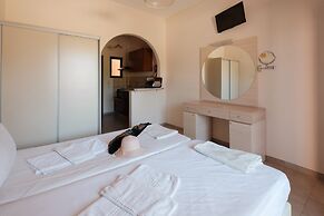 Canal D' Amour by Estia