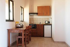 Canal D' Amour by Estia