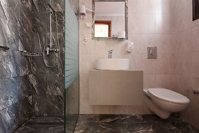 Canal D' Amour by Estia