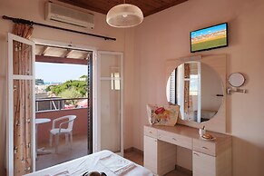 Canal D' Amour by Estia