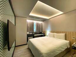 HUB HOTEL XIMEN XINING INN