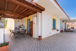 2799 Villa Colfiorito by Barbarhouse