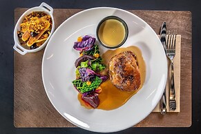 Flow Hotel & Conference