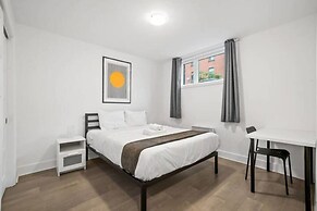 Downtown Metro Frontenac 2 BR new Apartment max 6p
