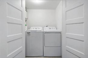 Downtown Metro Frontenac 2 BR new Apartment max 6p