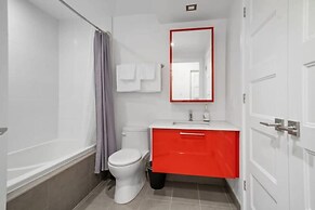 Downtown Metro Frontenac 2 BR new Apartment max 6p