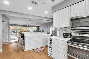 232 S Harbor Dr - Island Bay 3 Bedroom Home by RedAwning