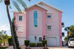 232 S Harbor Dr - Island Bay 3 Bedroom Home by RedAwning