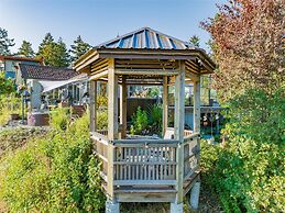 Suite at Trails End Beach House