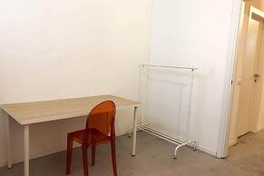 Inviting 2-bed Apartment in Milano