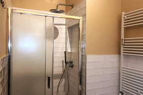 Inviting 2-bed Apartment in Milano