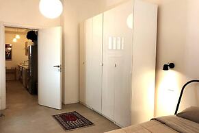 Inviting 2-bed Apartment in Milano