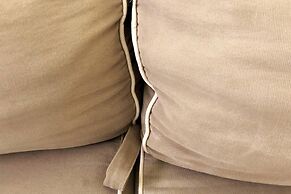 Inviting 2-bed Apartment in Milano