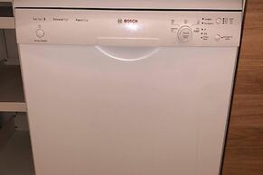 Inviting 2-bed Apartment in Milano