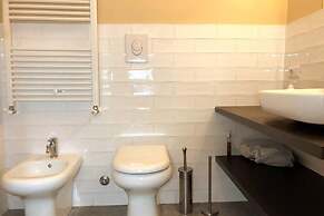 Inviting 2-bed Apartment in Milano