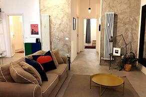Inviting 2-bed Apartment in Milano