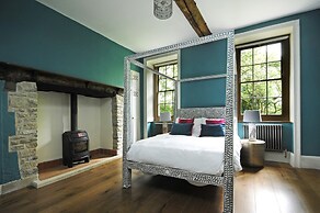 Beautiful 7 bedroom house hottub wifi