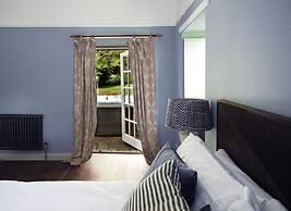 Beautiful 7 bedroom house hottub wifi