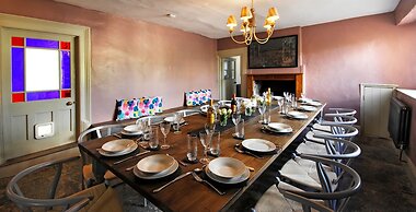 Beautiful 5bedroom house sleeps13 hottub