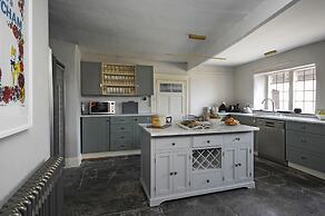 Beautiful 5bedroom house sleeps13 hottub