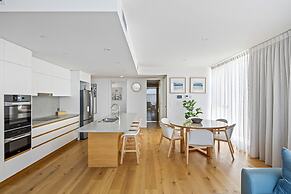 RISE 3 Bedroom Deluxe Ocean Side Apt