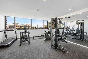 RISE 3 Bedroom Deluxe Ocean Side Apt