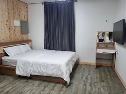 Gapyeong Topclouds Pet&spa Pension