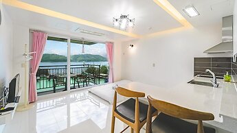 Namhae Spring, Summer, Fall, Winter Pet-