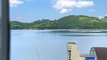 Namhae Spring, Summer, Fall, Winter Pet-