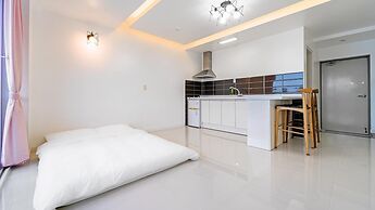 Namhae Spring, Summer, Fall, Winter Pet-