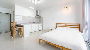 Namhae Spring, Summer, Fall, Winter Pet-