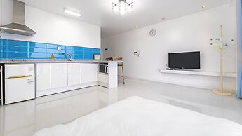 Namhae Spring, Summer, Fall, Winter Pet-