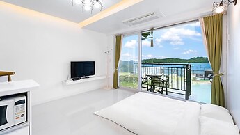 Namhae Spring, Summer, Fall, Winter Pet-