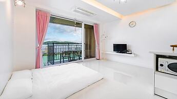 Namhae Spring, Summer, Fall, Winter Pet-