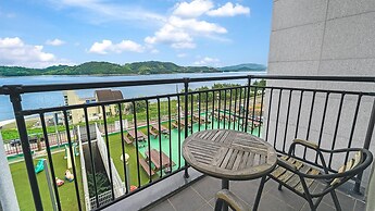 Namhae Spring, Summer, Fall, Winter Pet-