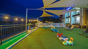 Namhae Spring, Summer, Fall, Winter Pet-