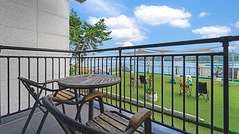 Namhae Spring, Summer, Fall, Winter Pet-